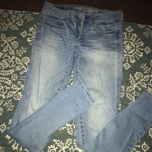American Eagle light wash jeans